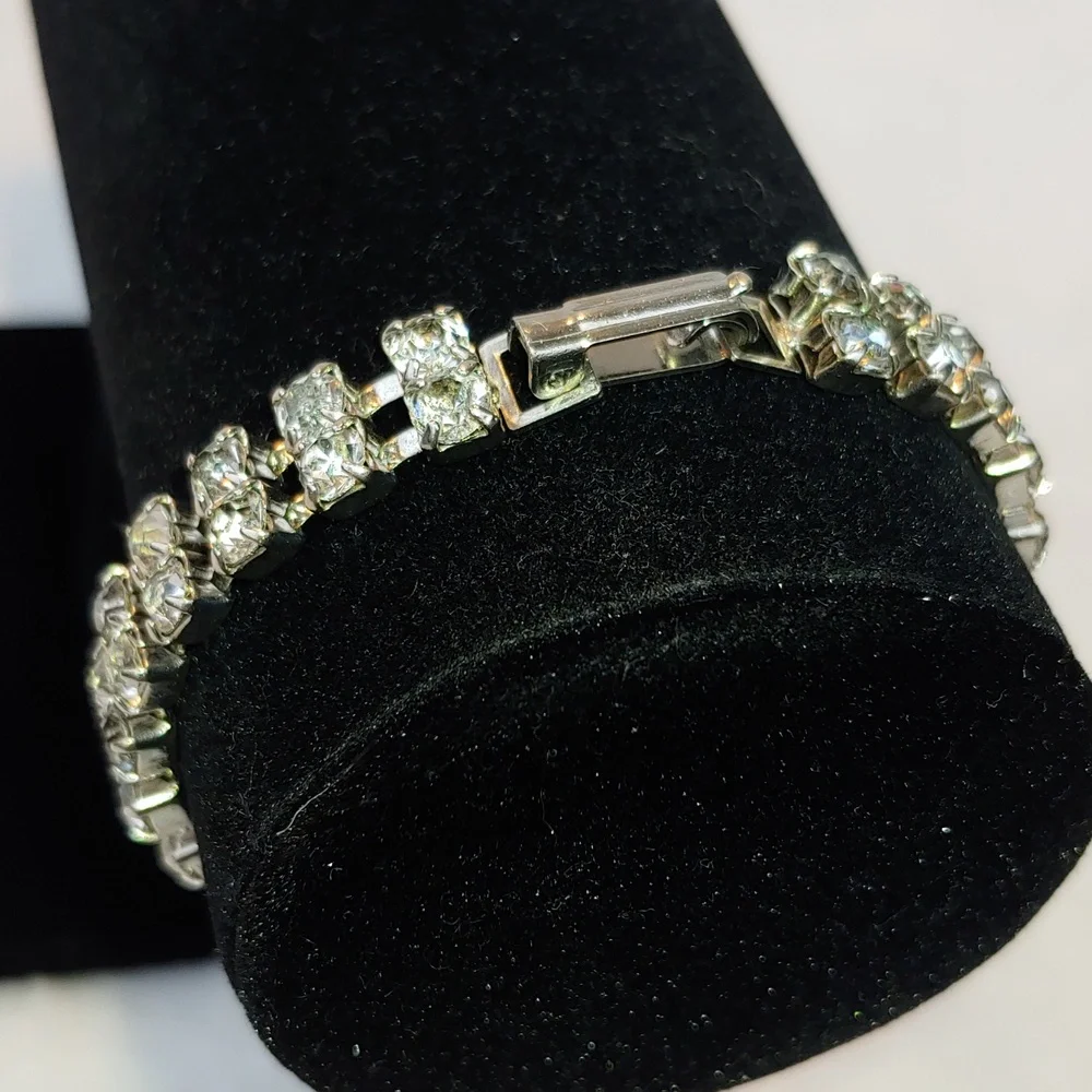 Stylish Formal Wear Rhinestone Women's Bracelet in Black Silver, 7 Inches - Picture 6 of 14